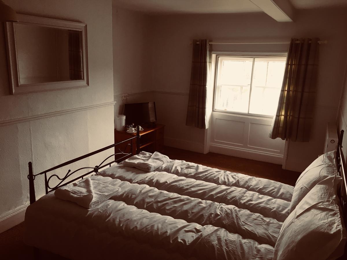 The Cross Keys Hotel Llanymynech Εξωτερικό φωτογραφία