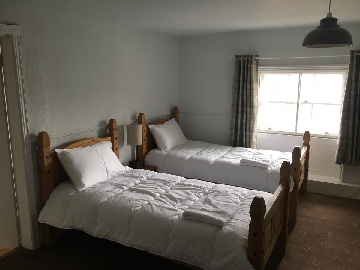 The Cross Keys Hotel Llanymynech Εξωτερικό φωτογραφία