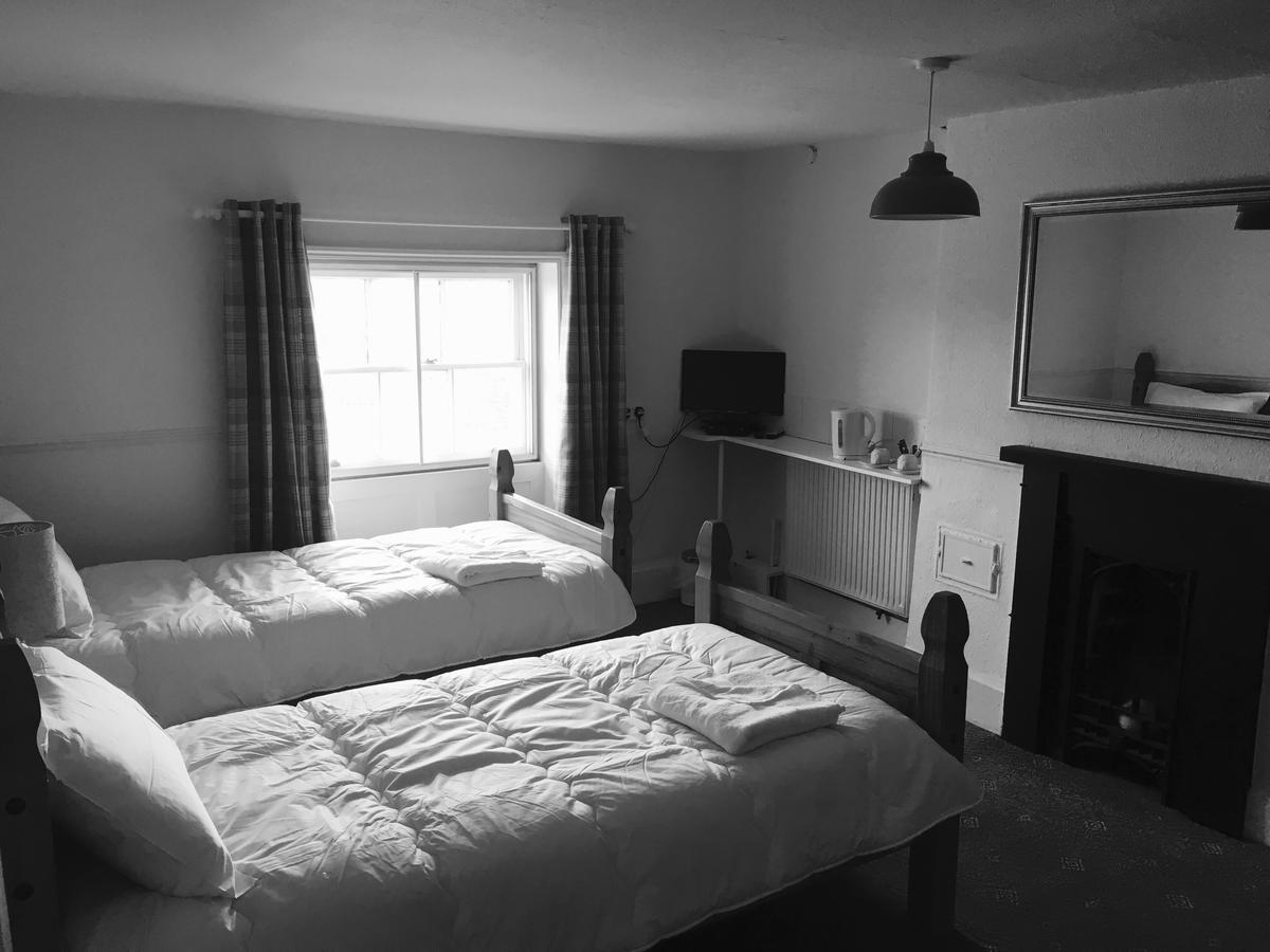 The Cross Keys Hotel Llanymynech Εξωτερικό φωτογραφία